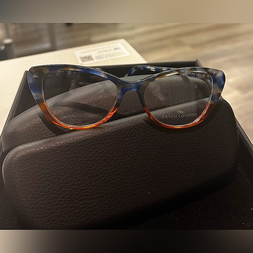 Catch London women’s plastic hart street frame